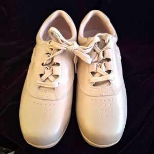 NWOT Angel Steps Ladies' Shoes